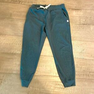 Medium, Green, Vuori